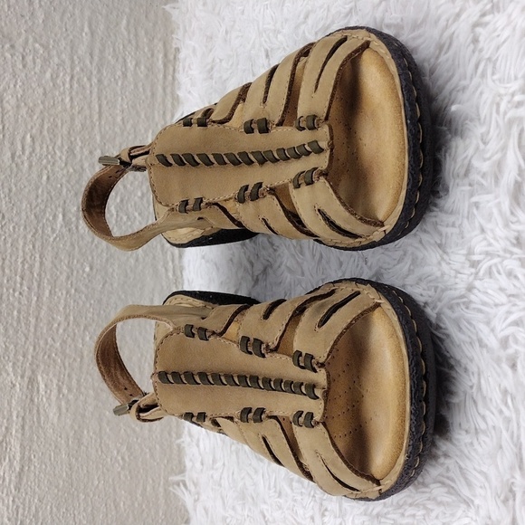 Clarks Artisan Active Air Tan Suede Leather Open Toe Wedge Slingback Sandal - Picture 2 of 16